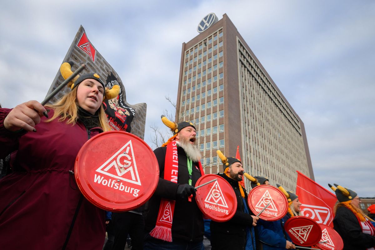 Pure Berlino piange. Volkswagen si ferma, sciopero a oltranza