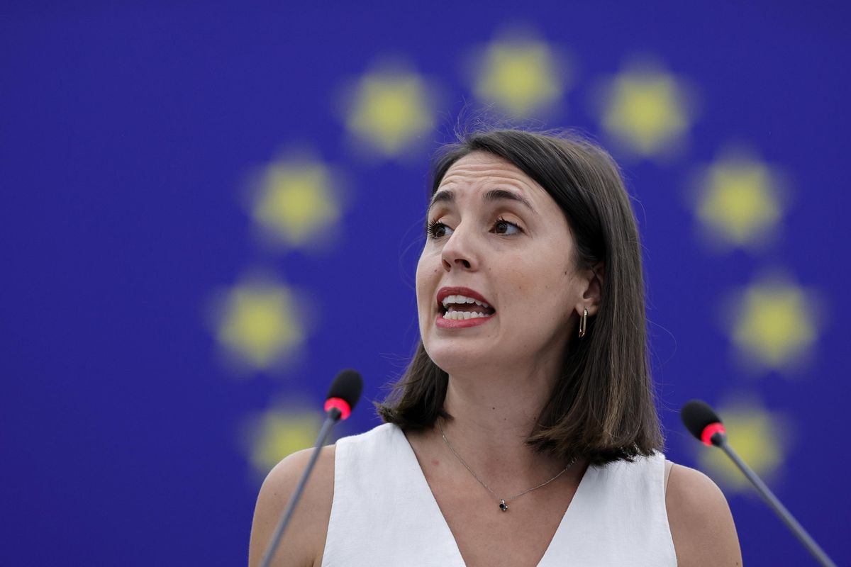 Imboscata delle femministe ai trans. In Spagna è faida tra i socialisti