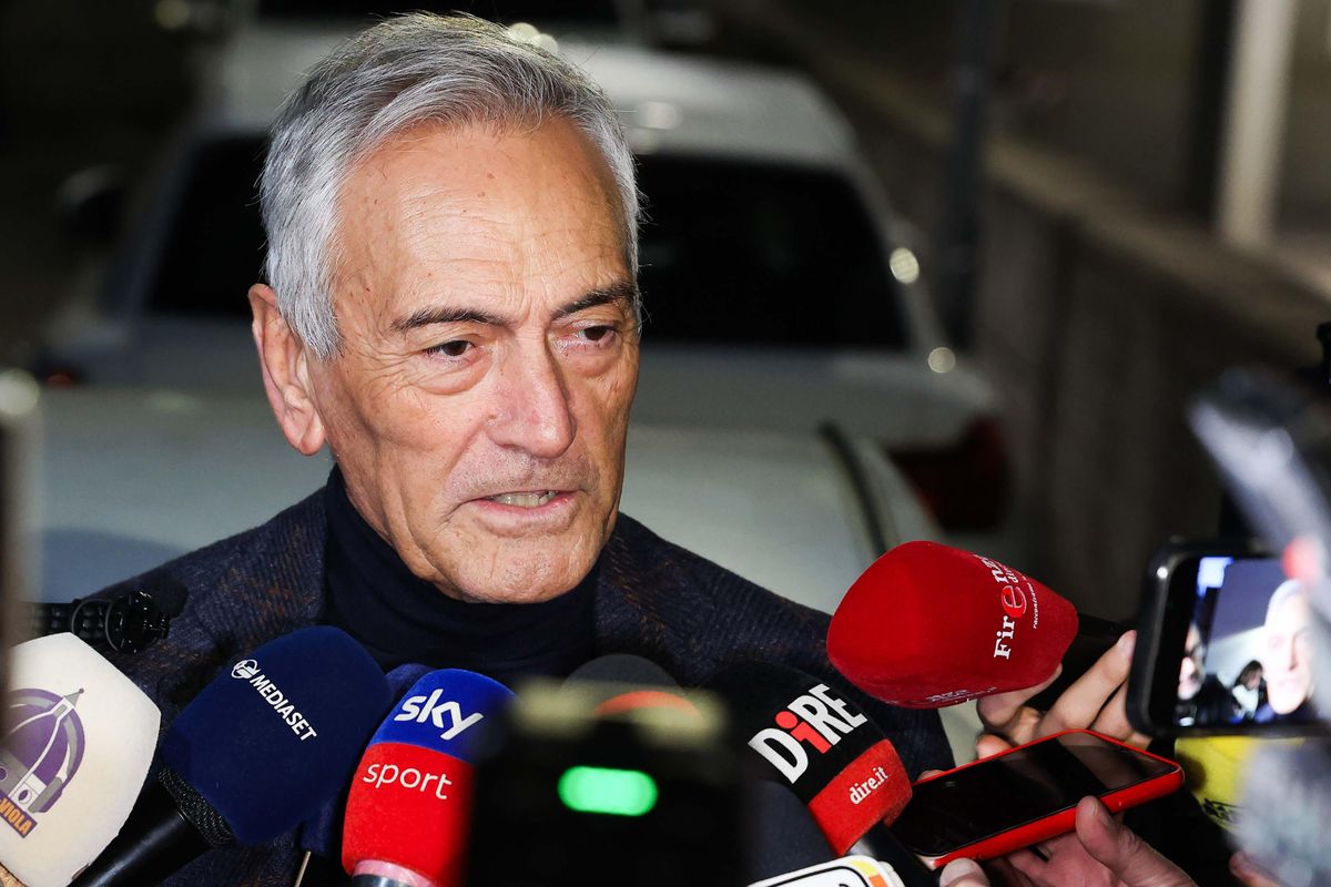 Gravina indagato non molla il trono