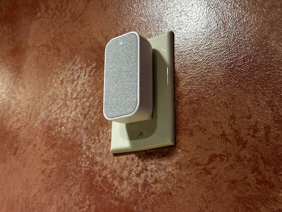 a photo of Vivint Chime Extender plugged into a wall outlet