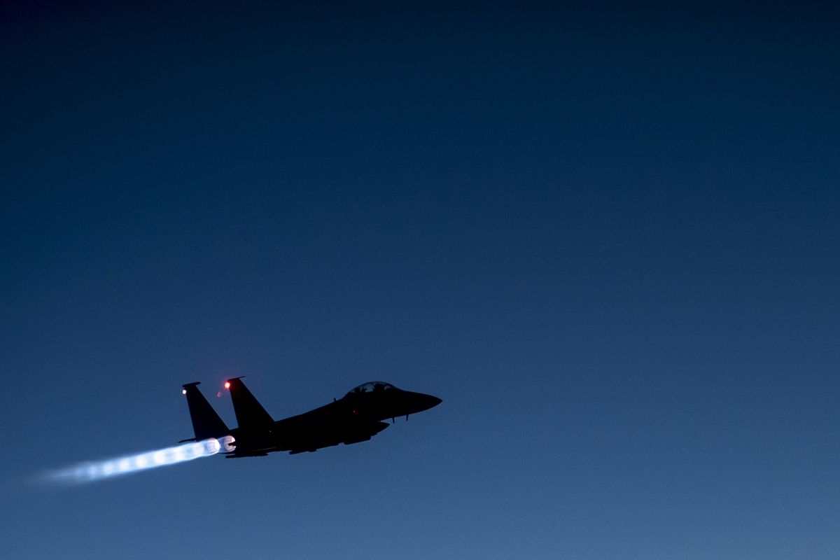 Siria, gli Usa attaccano l'Isis. Che resta una minaccia per l'Europa