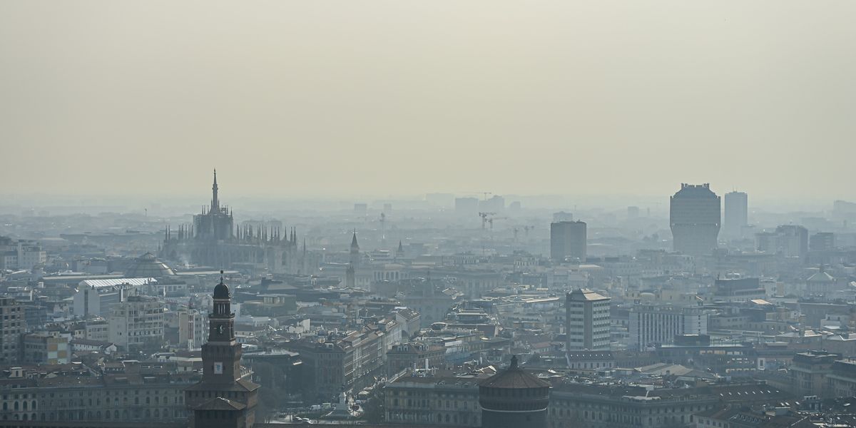 A Milano s’invocano lockdown anti smog. E la sinistra vuole il congedo climatico