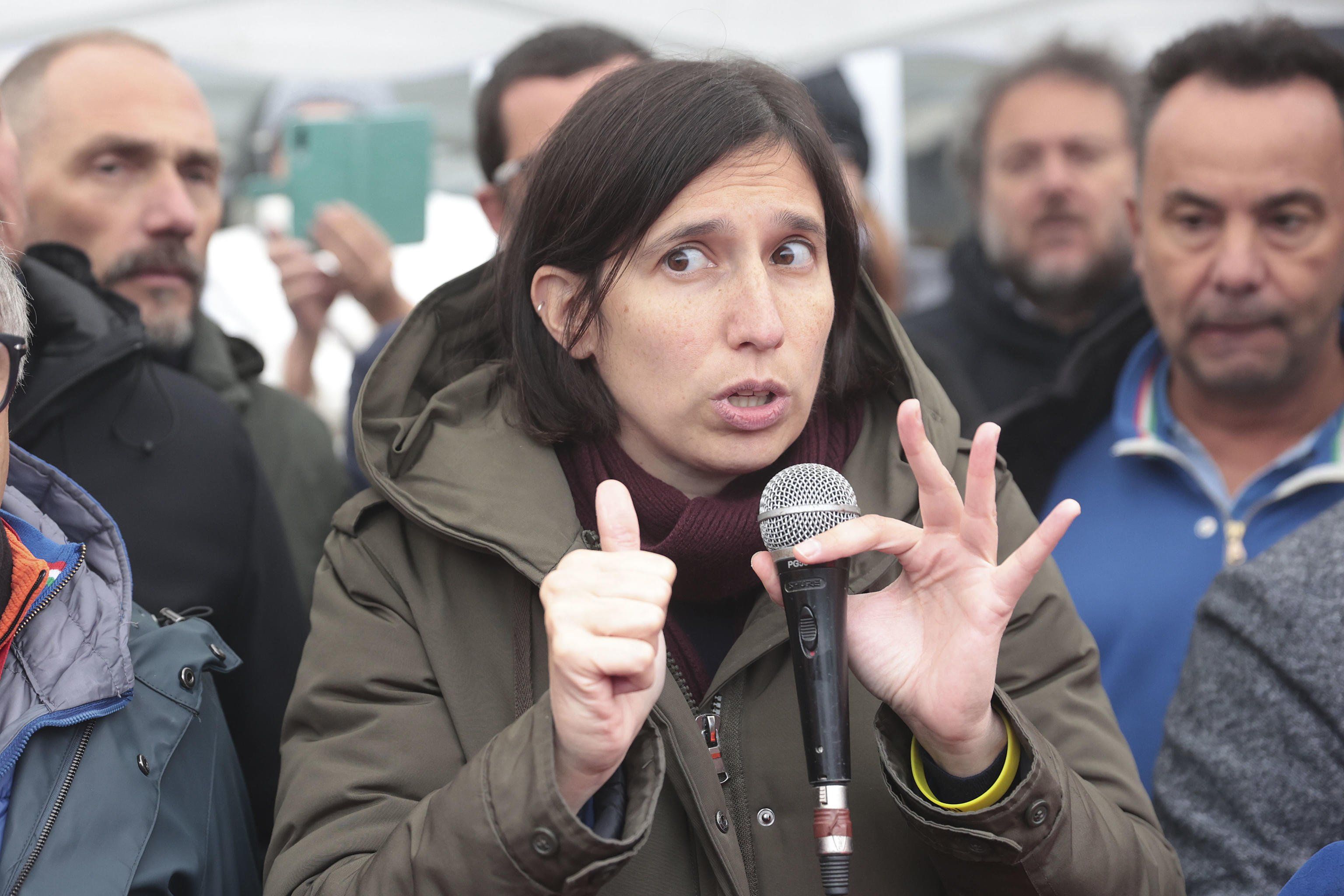 La Schlein cavalca la crisi della Merloni innescata dal Pd quand’era al governo