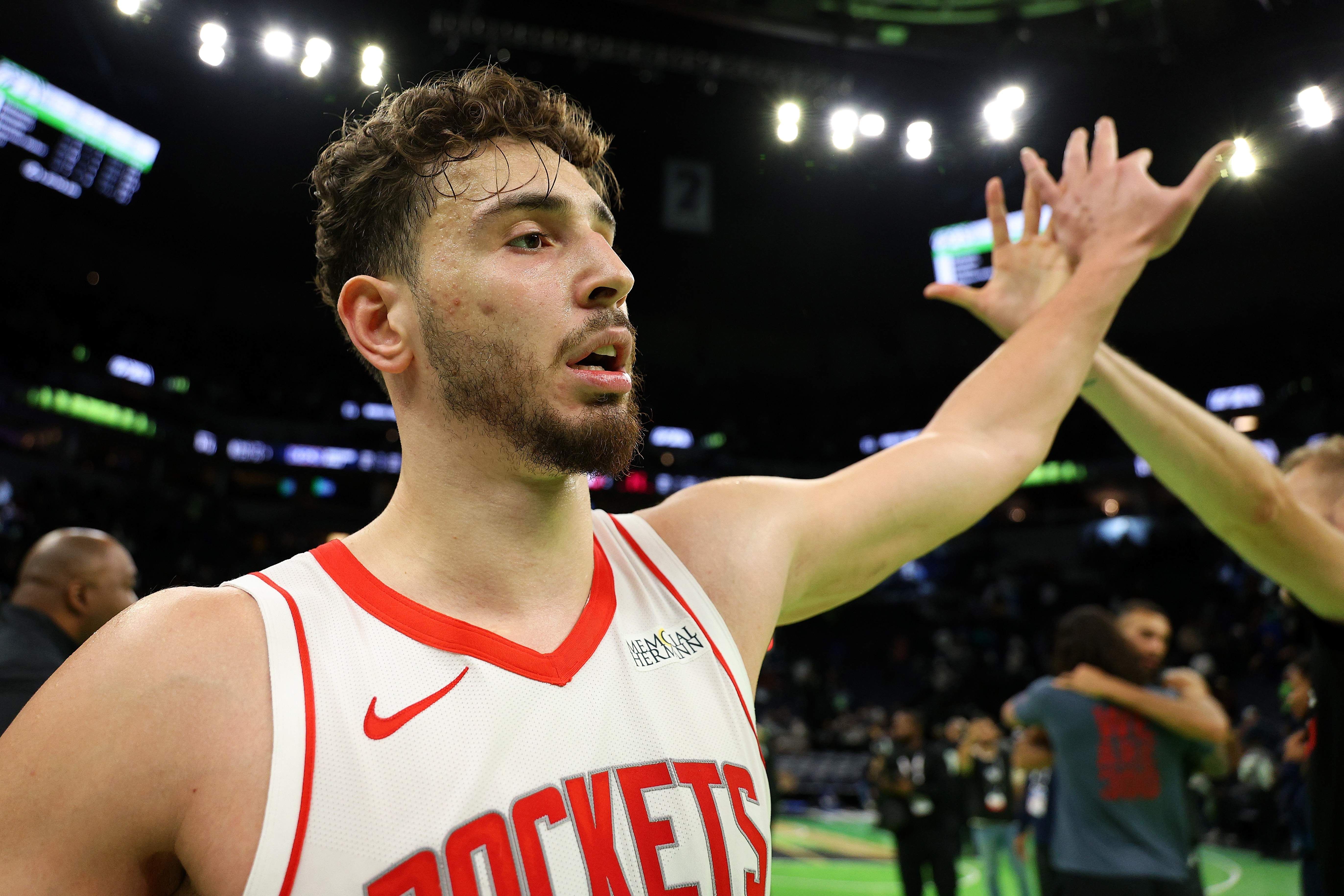 Rockets extend streak to eight with victory over Magic