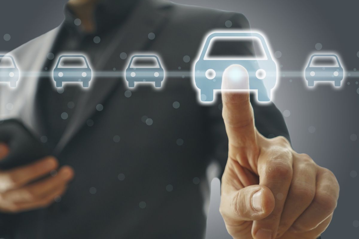 La via crucis dell'automobilista analogico