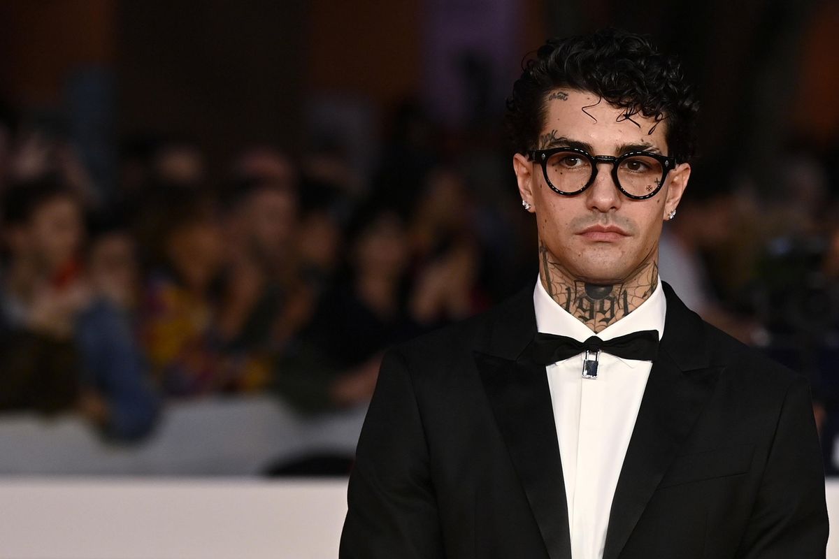 Per far implodere la sinistra dei bavagli e dei finti libertari è bastato un Tony Effe