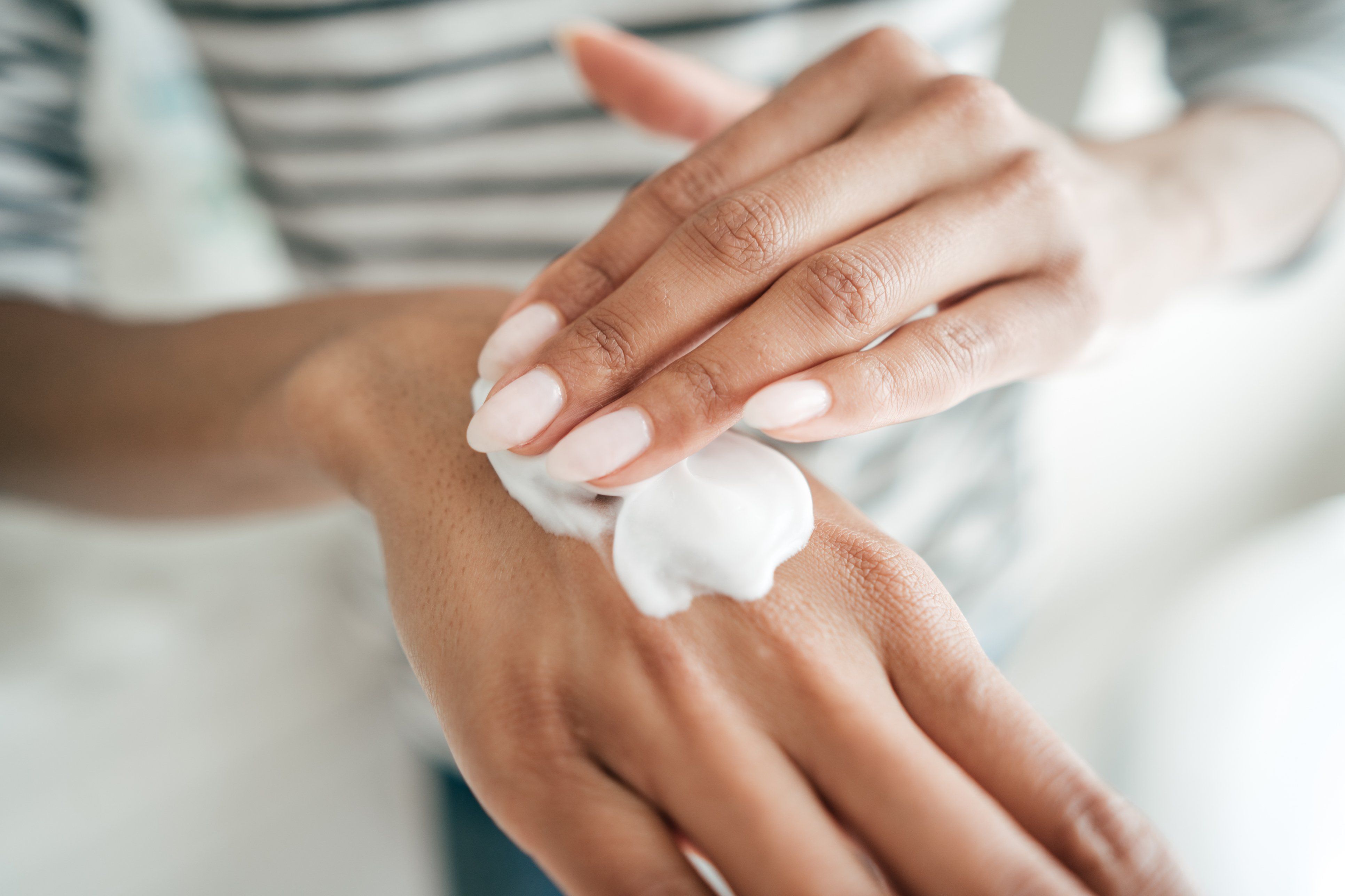 Le creme mani che proteggono dal freddo