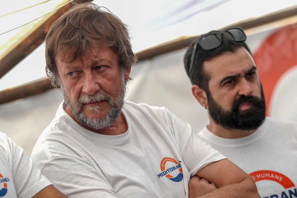 Ecco il braccio armato di vescovi e dem, Casarini: «Metteremo in mare più navi»