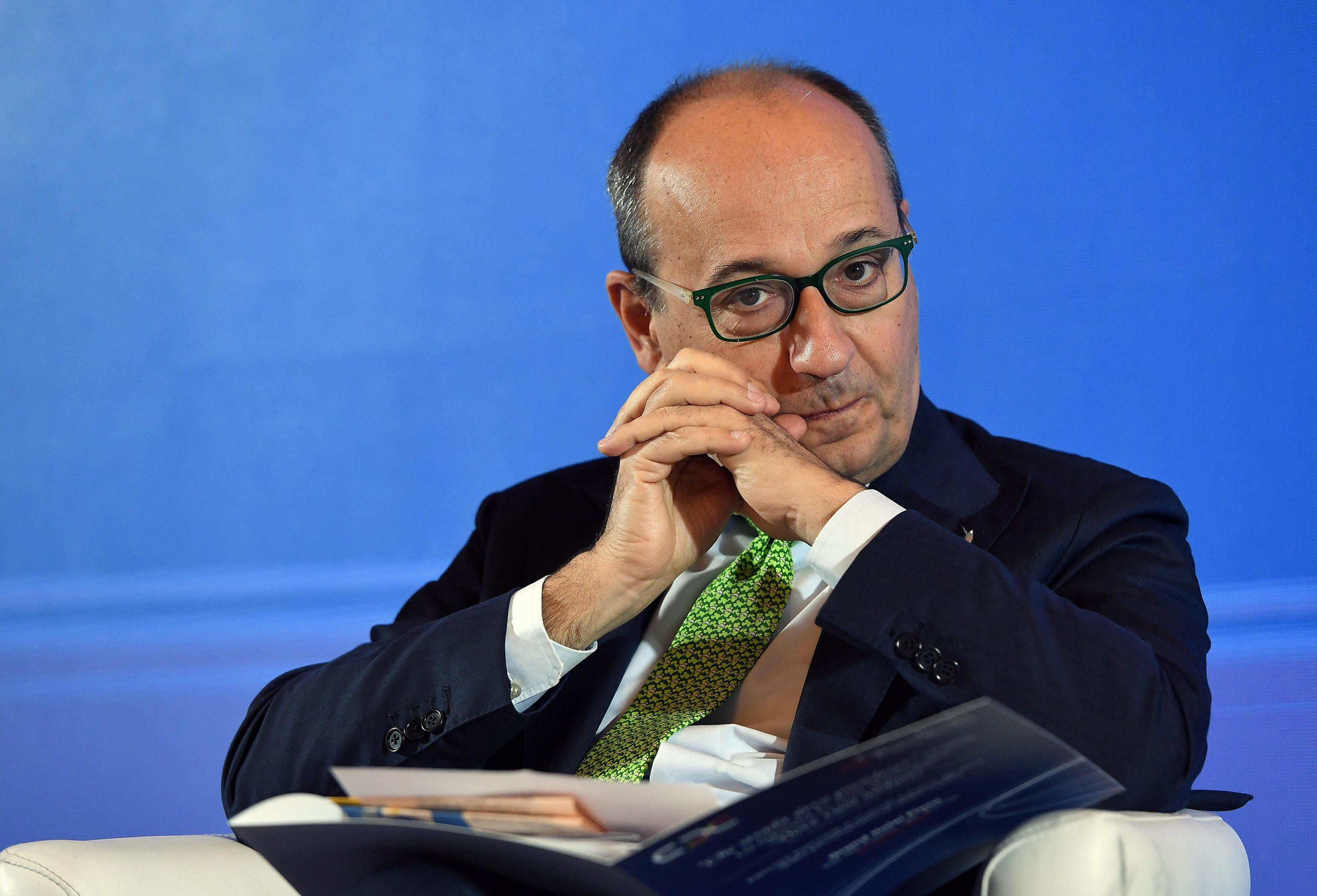 «Con i nostri risparmi Draghi vuol finanziare l’industria tedesca»
