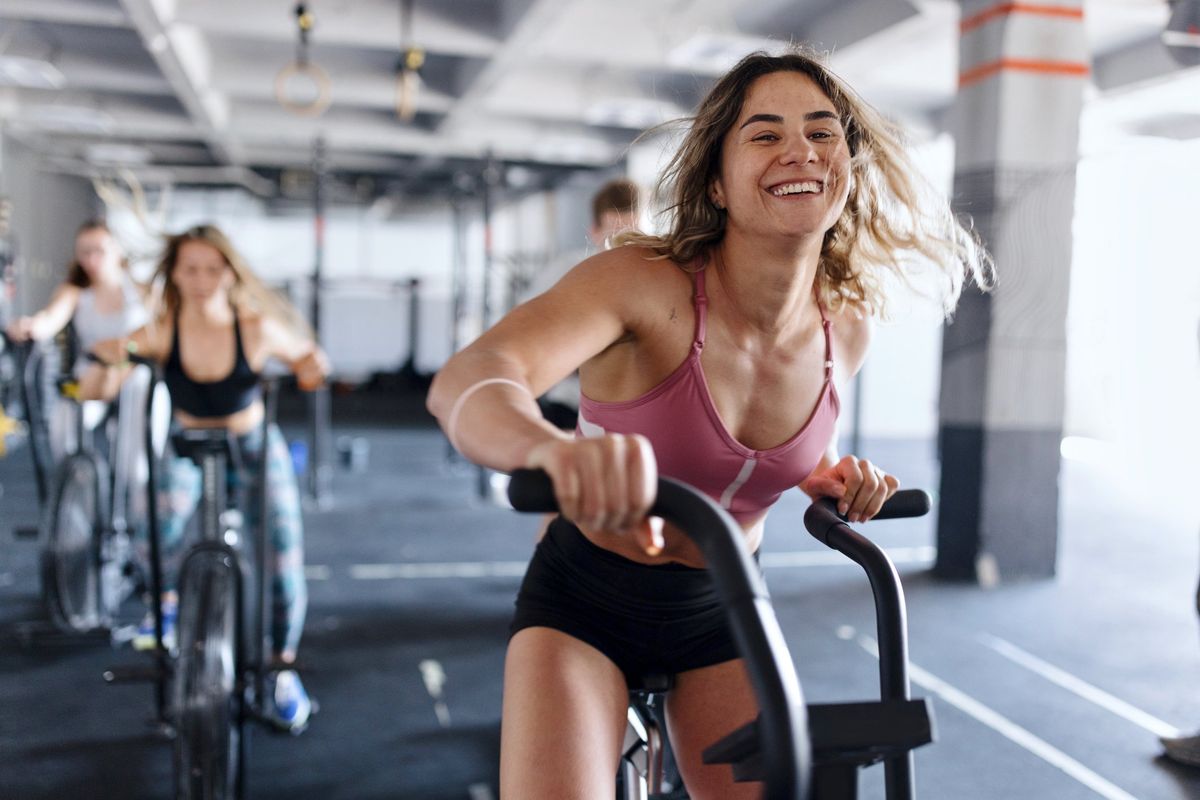 A tavola, in palestra e con gli amici troviamo i tre pilastri della felicità