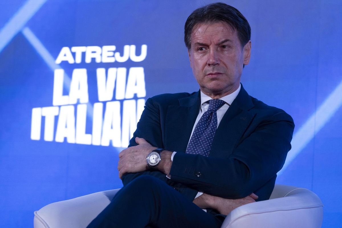 Conte manda siluri alla Schlein e torna a corteggiare Pechino