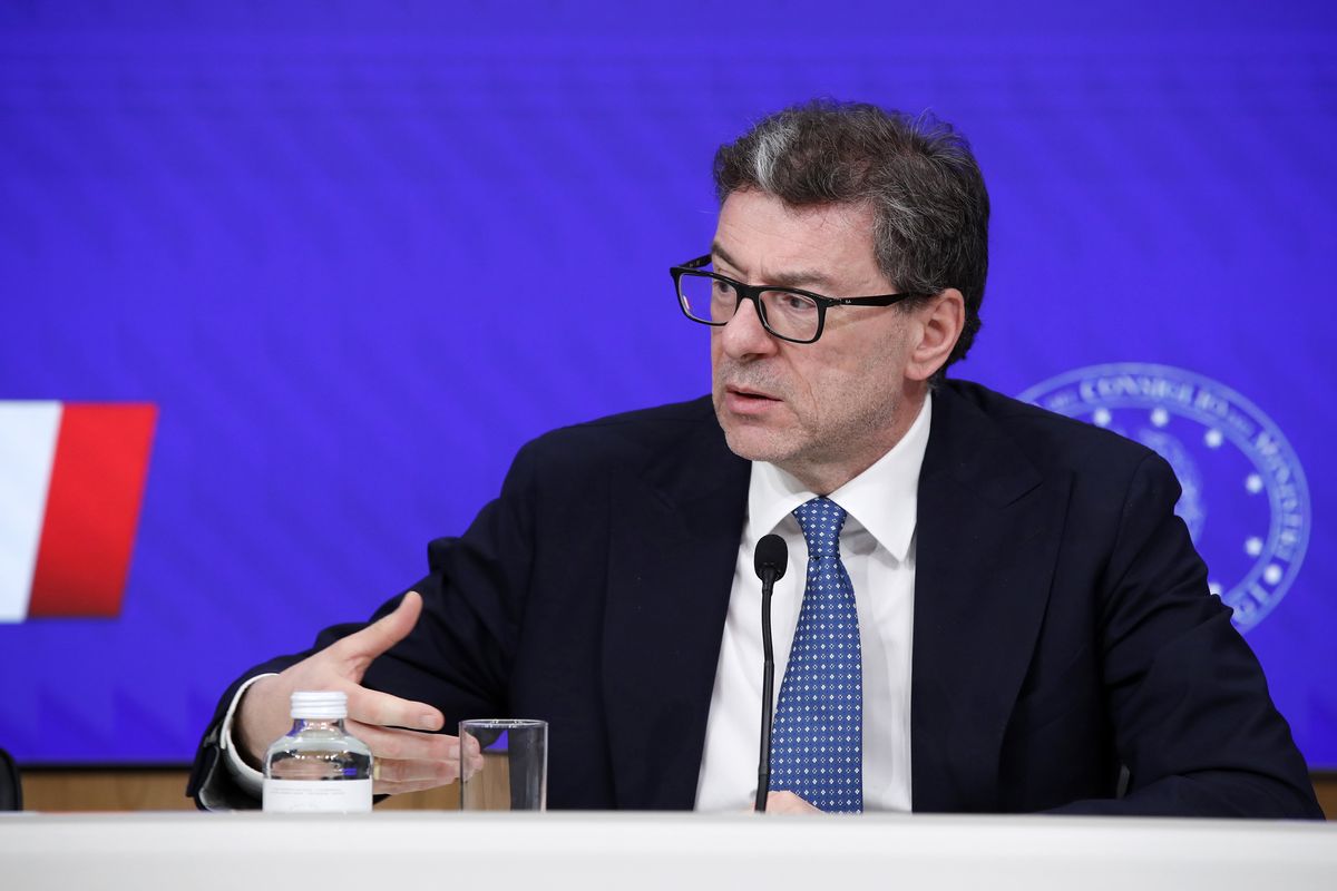 Manovra, il Pd la butta in caciara