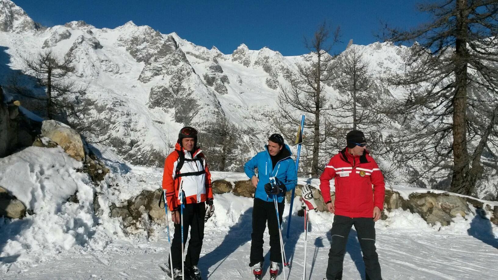 Caso Cecilia Sala, Renzi, Conte e Schlein in coro: «Fate presto». Intanto svacanzano tra Cortina e l’estero