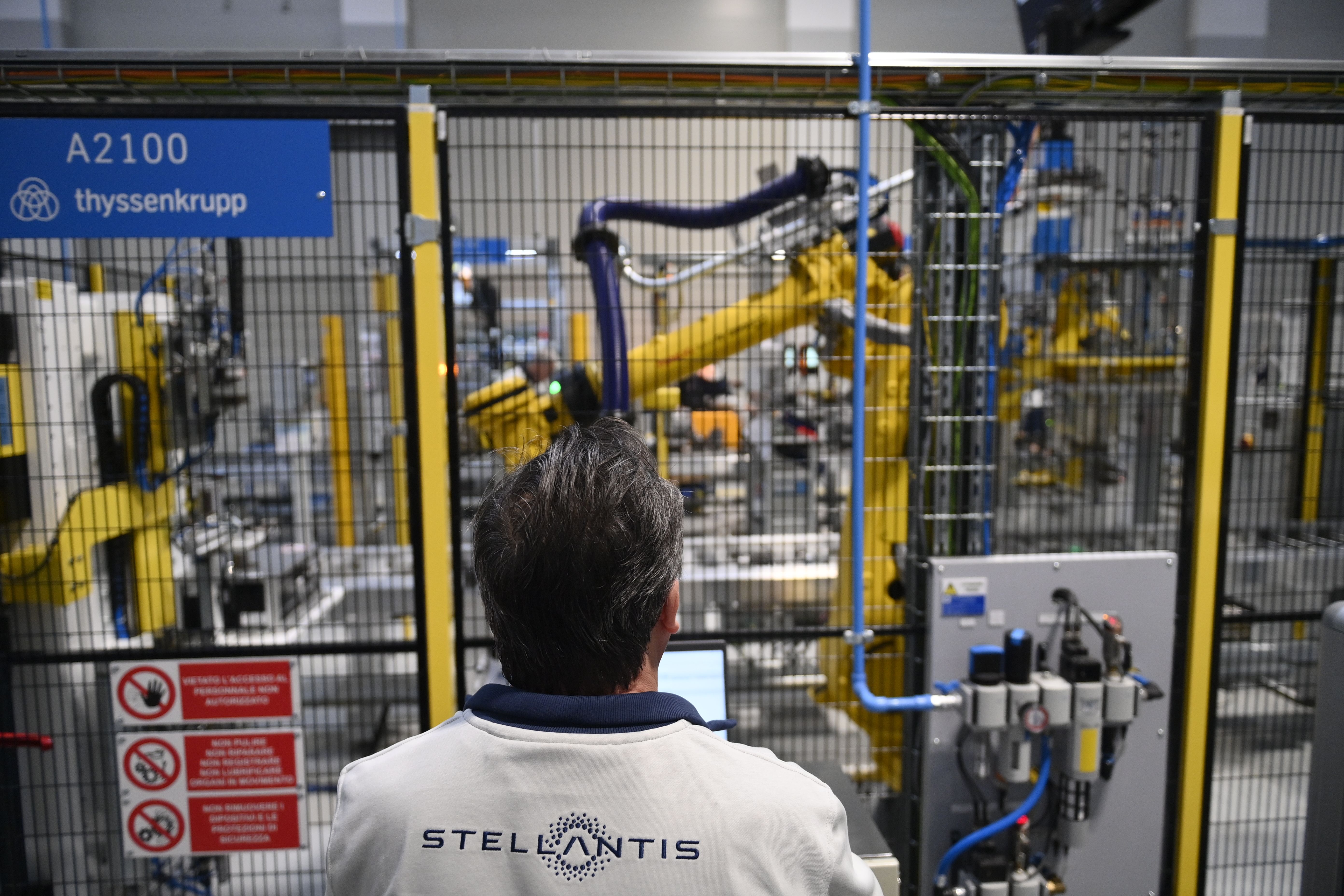 Stellantis produce come nel 1956: meno di mezzo milione di veicoli