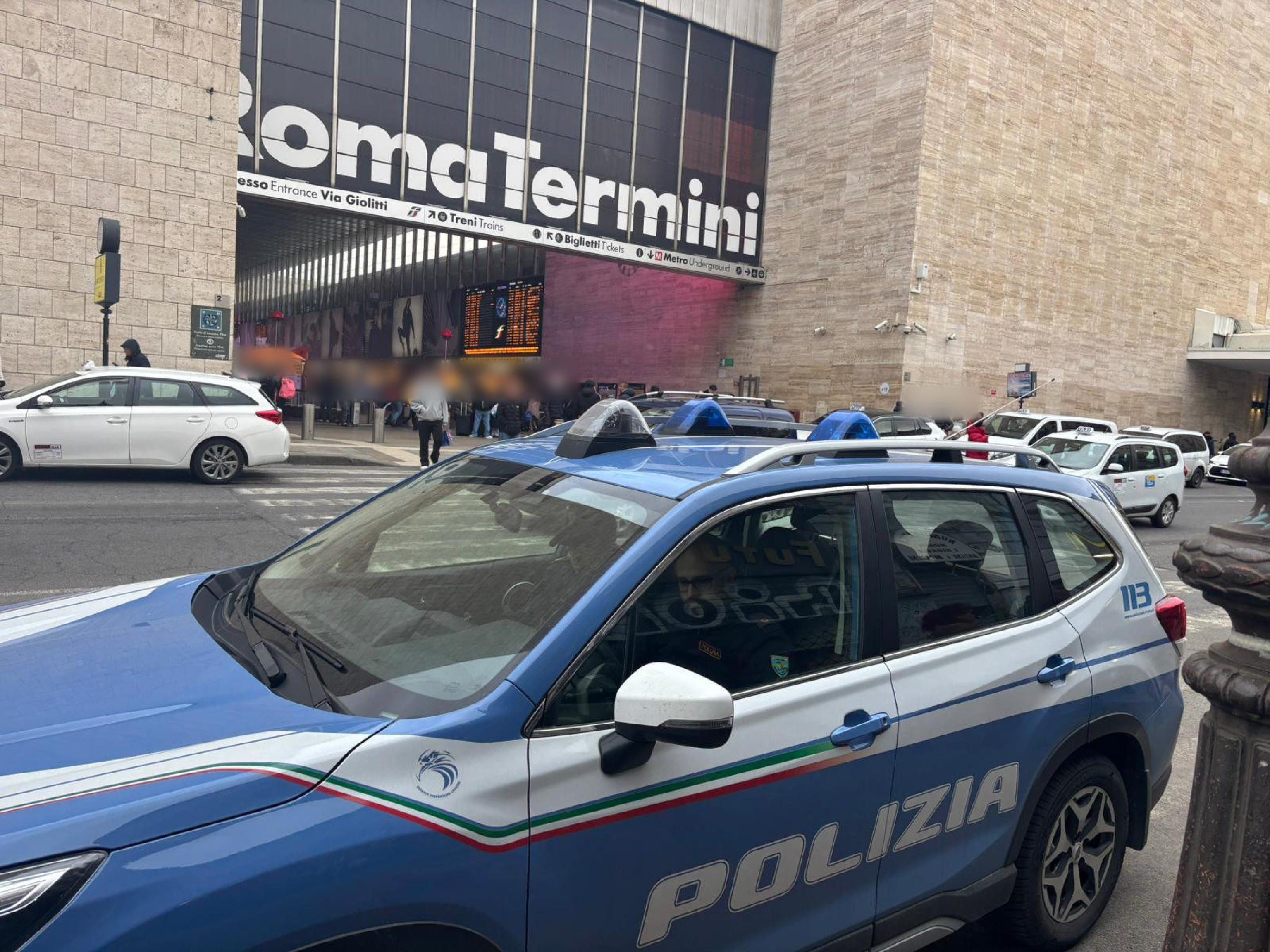 Zona rossa anche a Roma Termini. Ma le violenze sono inarrestabili