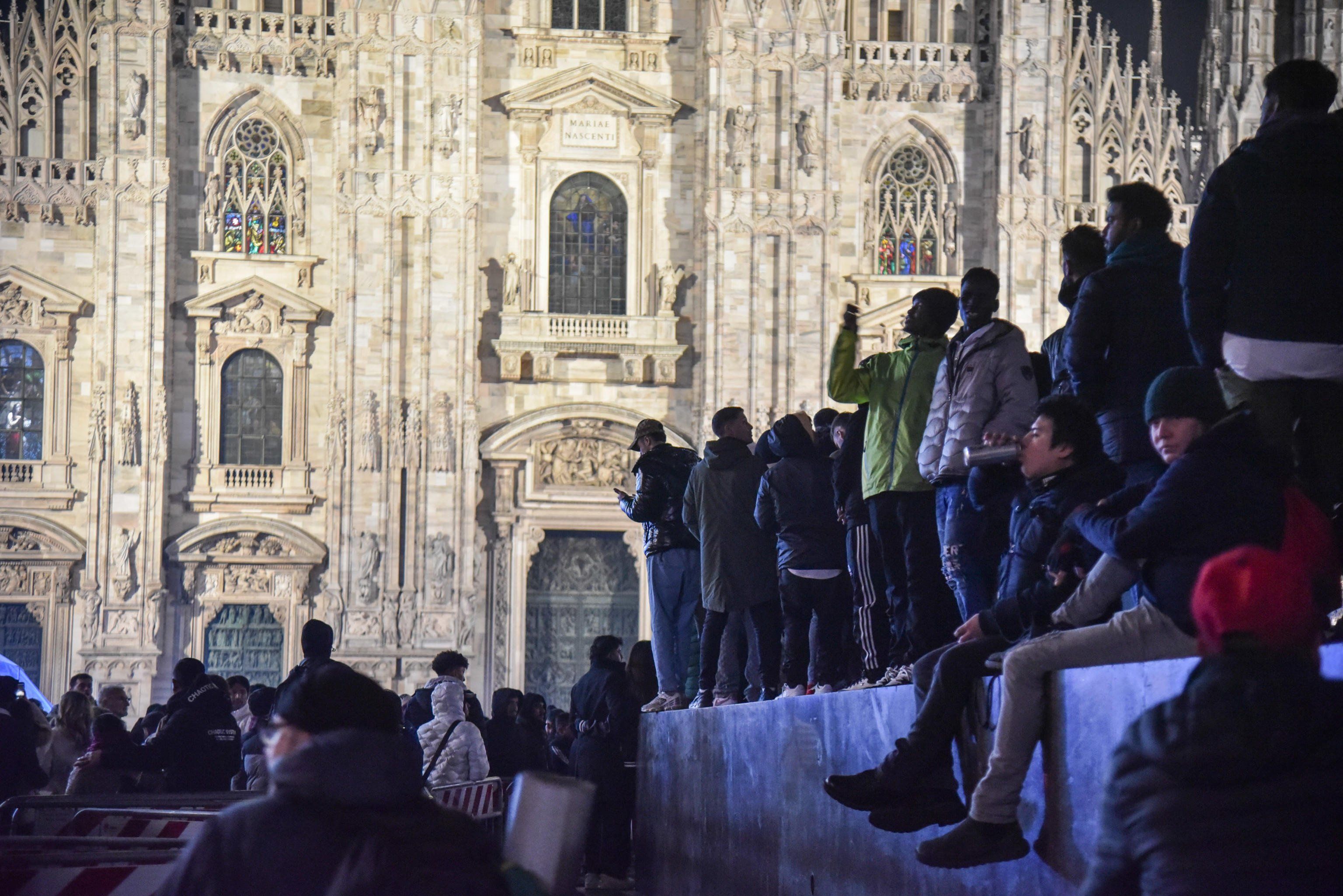 Sala tace sulle molestie di Capodanno. Eppure garantiva: «Piazza più sicura»