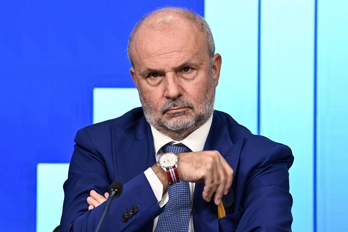 Il no vax non curato va a «Fuori dal coro». Il ministro Schillaci resta non pervenuto