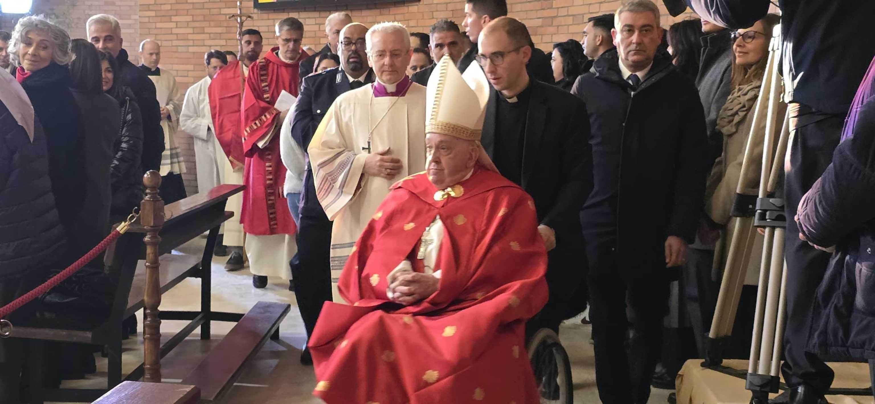 Il Papa invoca speranza in carcere. «Ma nessuna parola per le vittime»