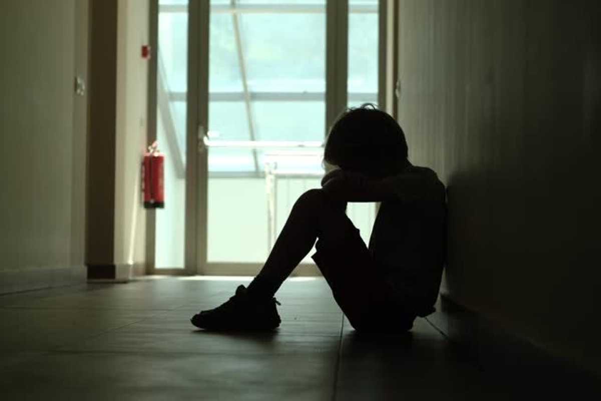 Giovani, iperconnessi e soli. I rischi (anche per la salute) di una «epidemia» nascosta