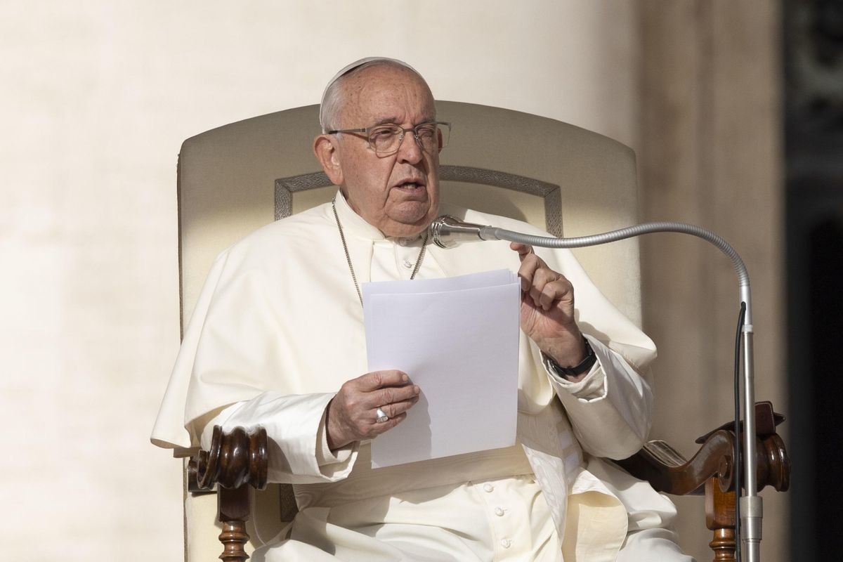 Il Papa coi diplomatici non è diplomatico: «Sedetevi a trattare con chi non vi piace»