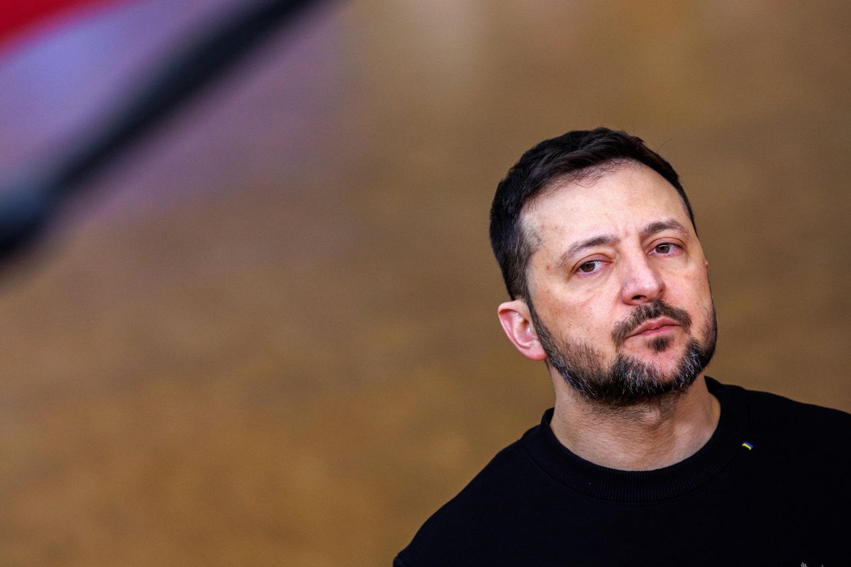 Zelensky fa il furbo: agli alleati chiede truppe prima della tregua