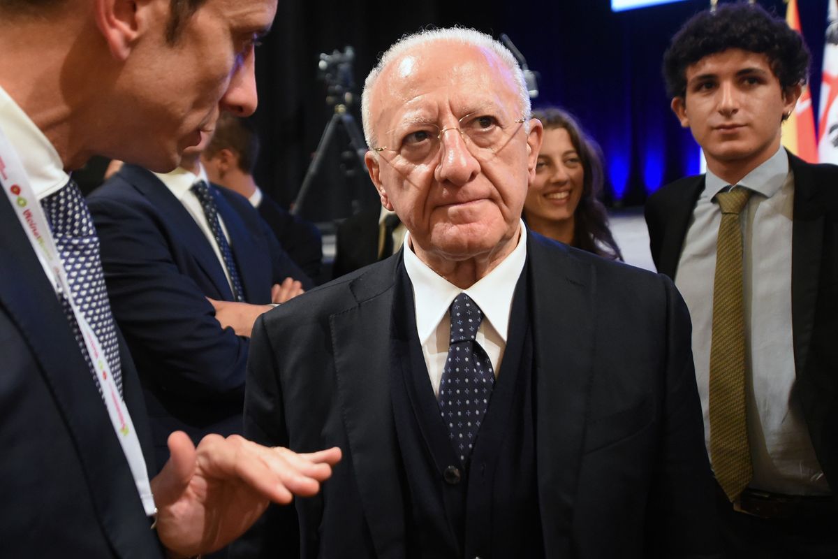 De Luca va in trincea per il terzo mandato