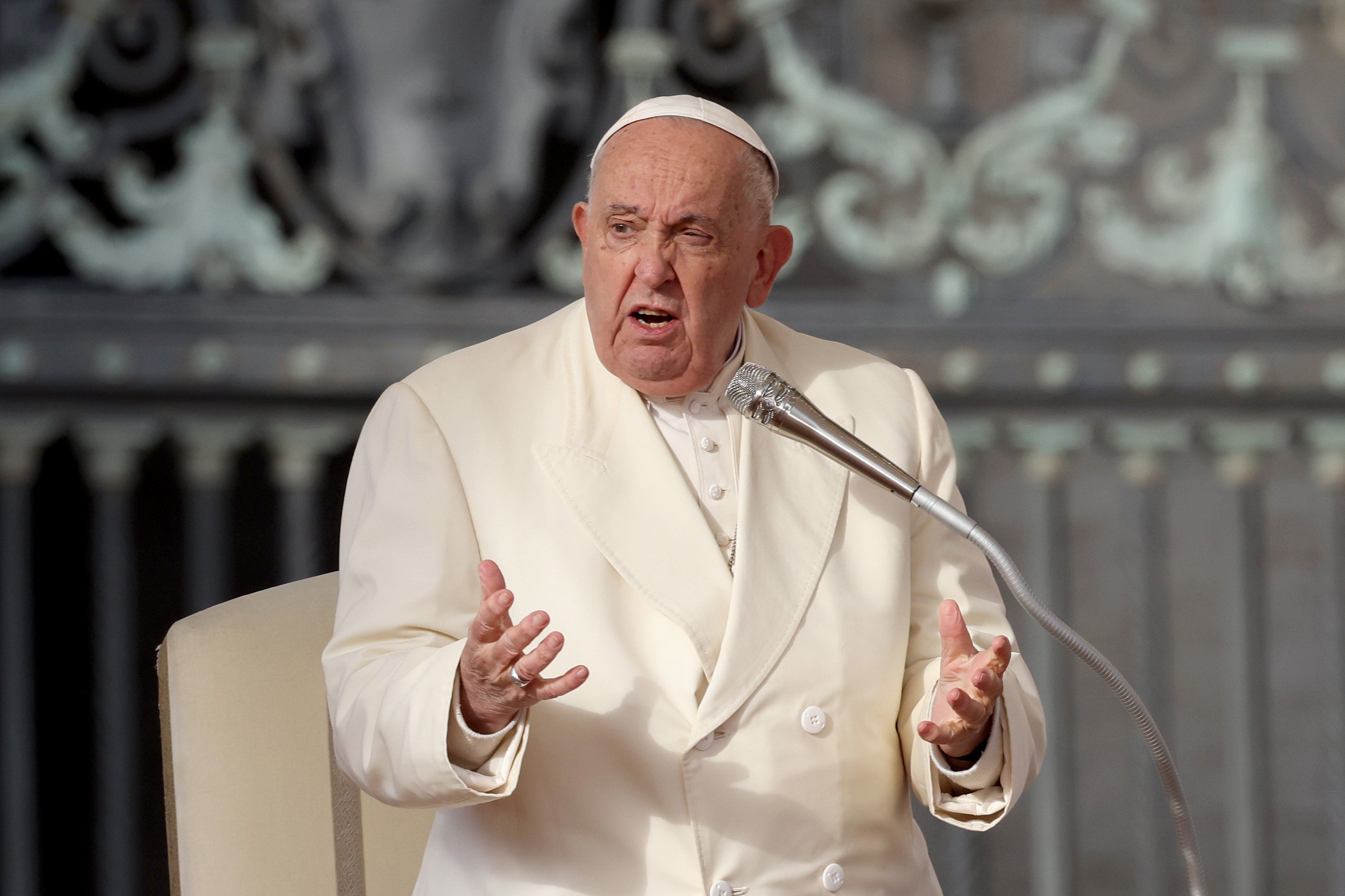 Il Papa fa arrestare i clandestini