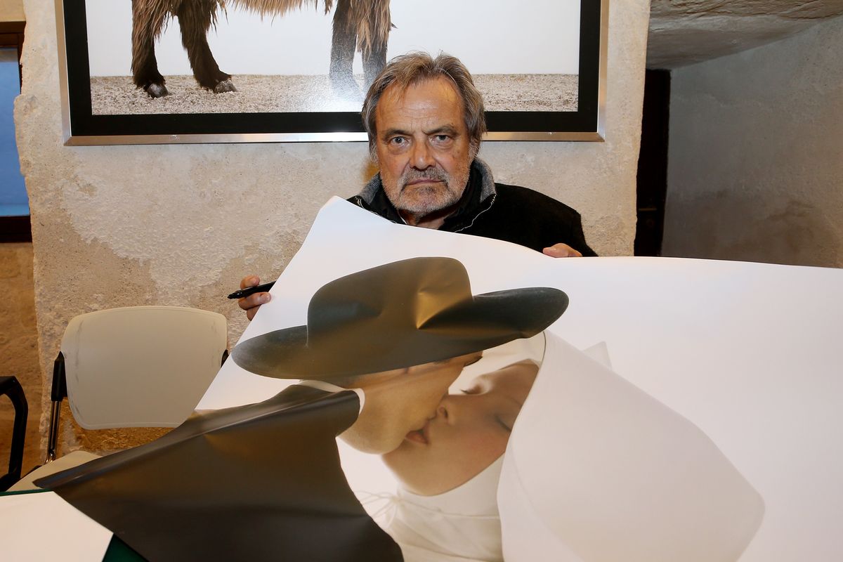 L’ultimo scatto del fotografo della sinistra avvolta nel cachemire