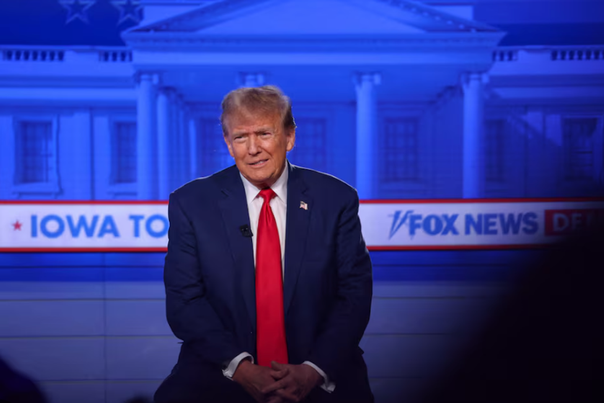 Book: Fox Insider Texted Questions To Trump Before Town Hall