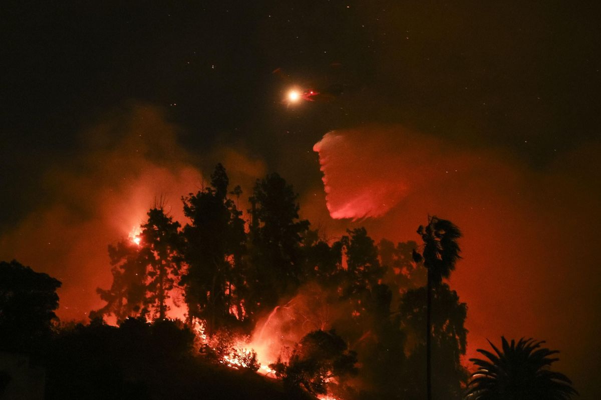 Manca l’acqua per spegnere l’inferno di Los Angeles. Fatali i tagli del sindaco dem