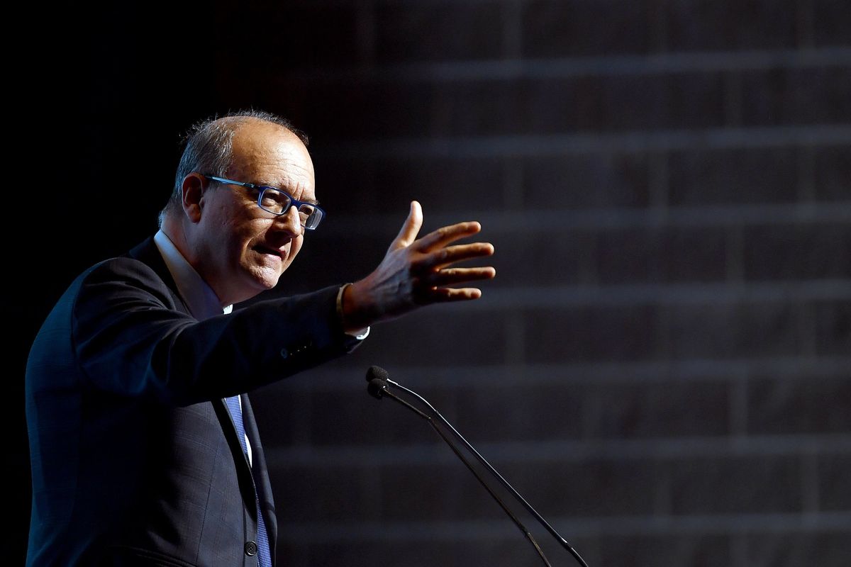 Bentornati insegnanti. Con latino, storia e geografia la scuola riscopre l’eterno