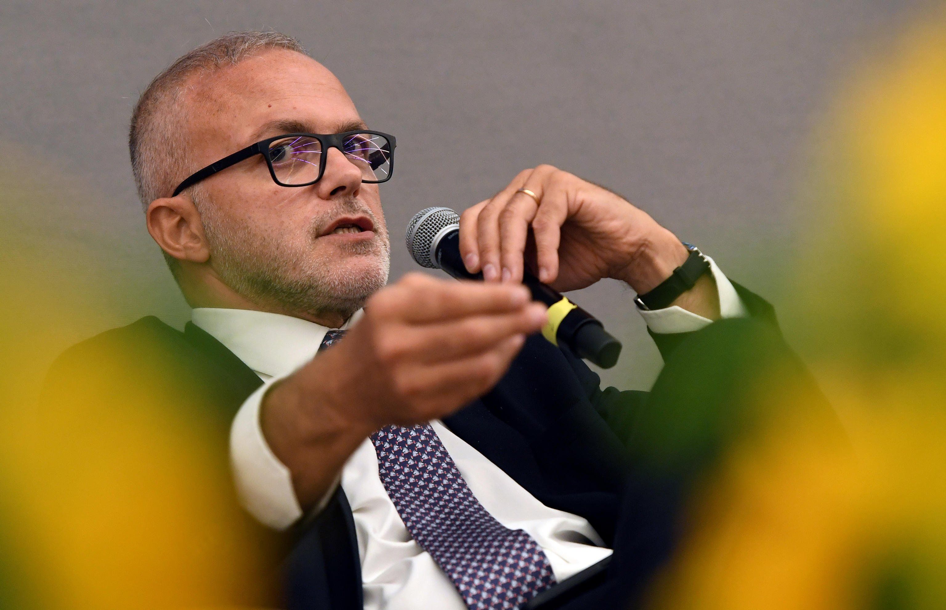 È nato il nuovo partito delle tasse. Ruffini predica, benedice Mortadella