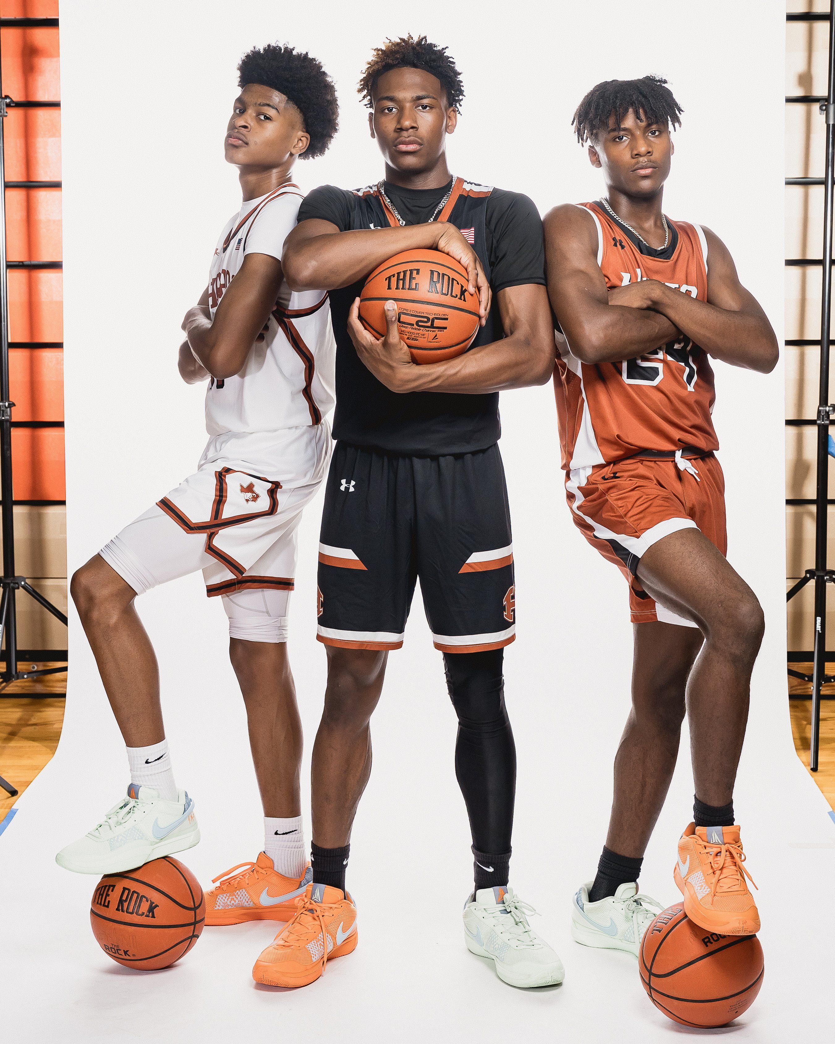 AT THE TURN: As temps drop, Austin-area Boys Basketball playoff races heat up