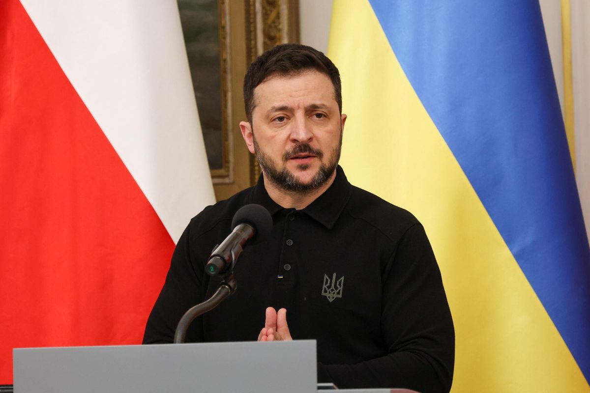 Zelensky pronto alle trattative dopo averle vietate per decreto