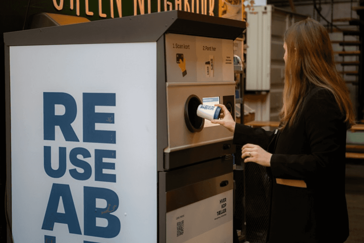 reusable coffee cup, coffee near me, reducing coffee waste