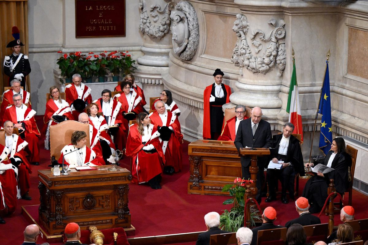 Comincia l’anno delle toghe rotte tra invettive e mani tese al governo