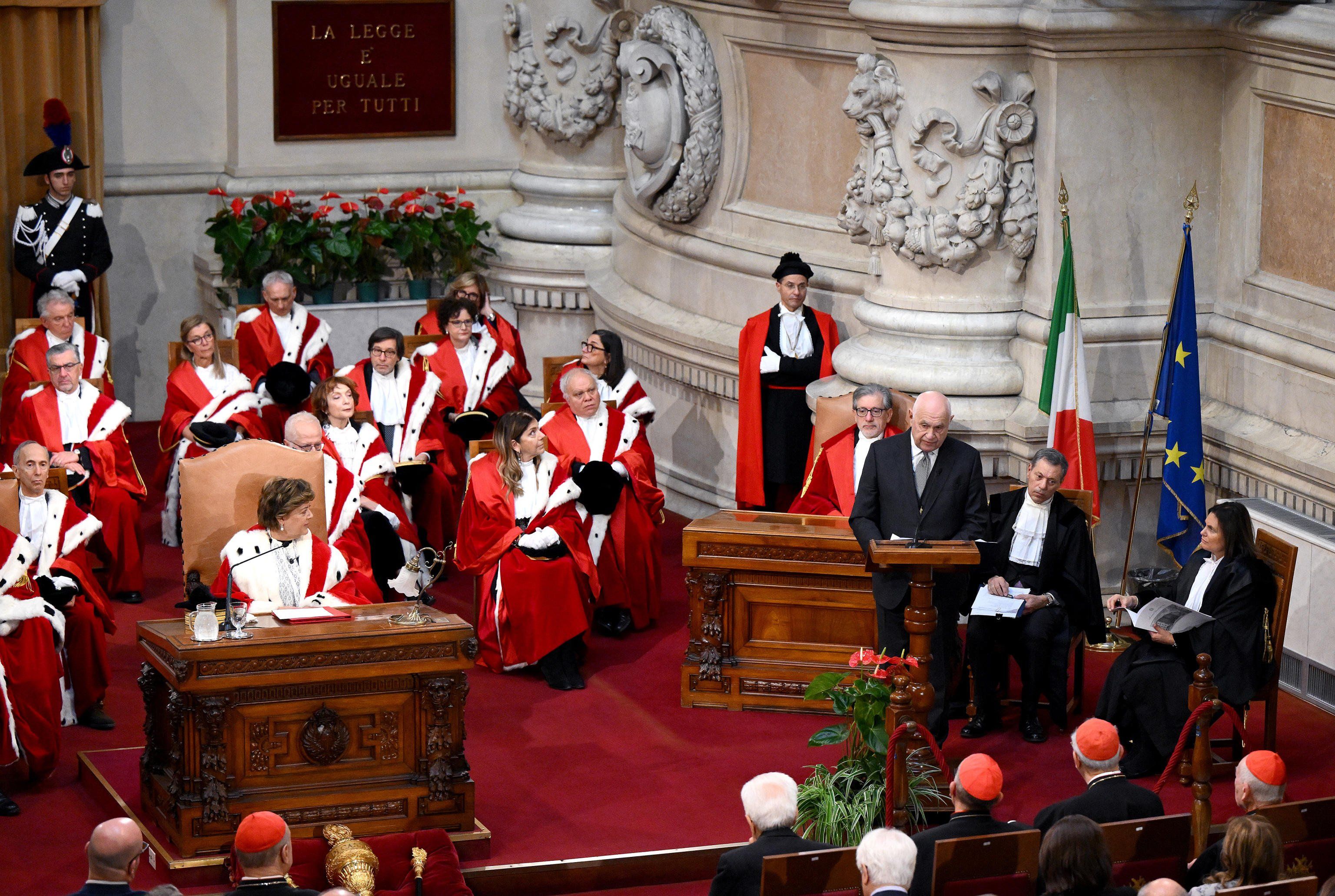 Comincia l’anno delle toghe rotte tra invettive e mani tese al governo