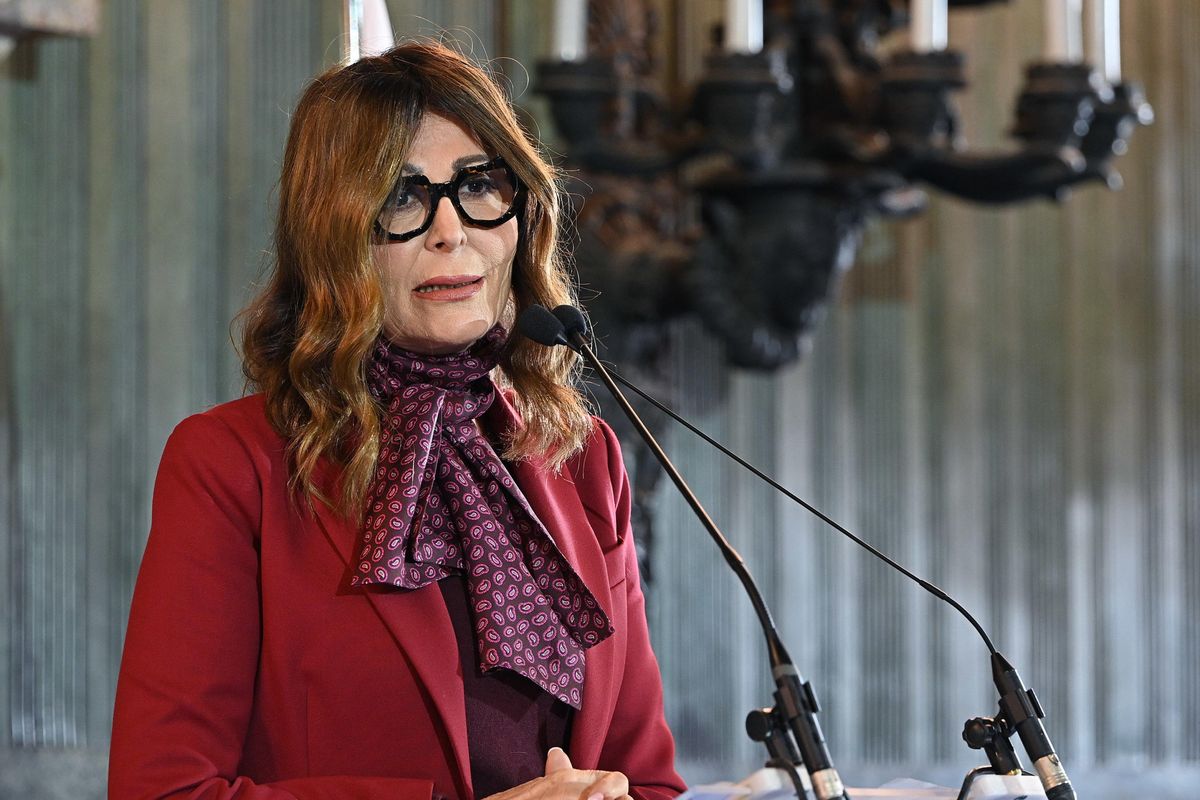 C’è un altro rinvio sulla Consulta. Santanchè alle corde, ma resiste