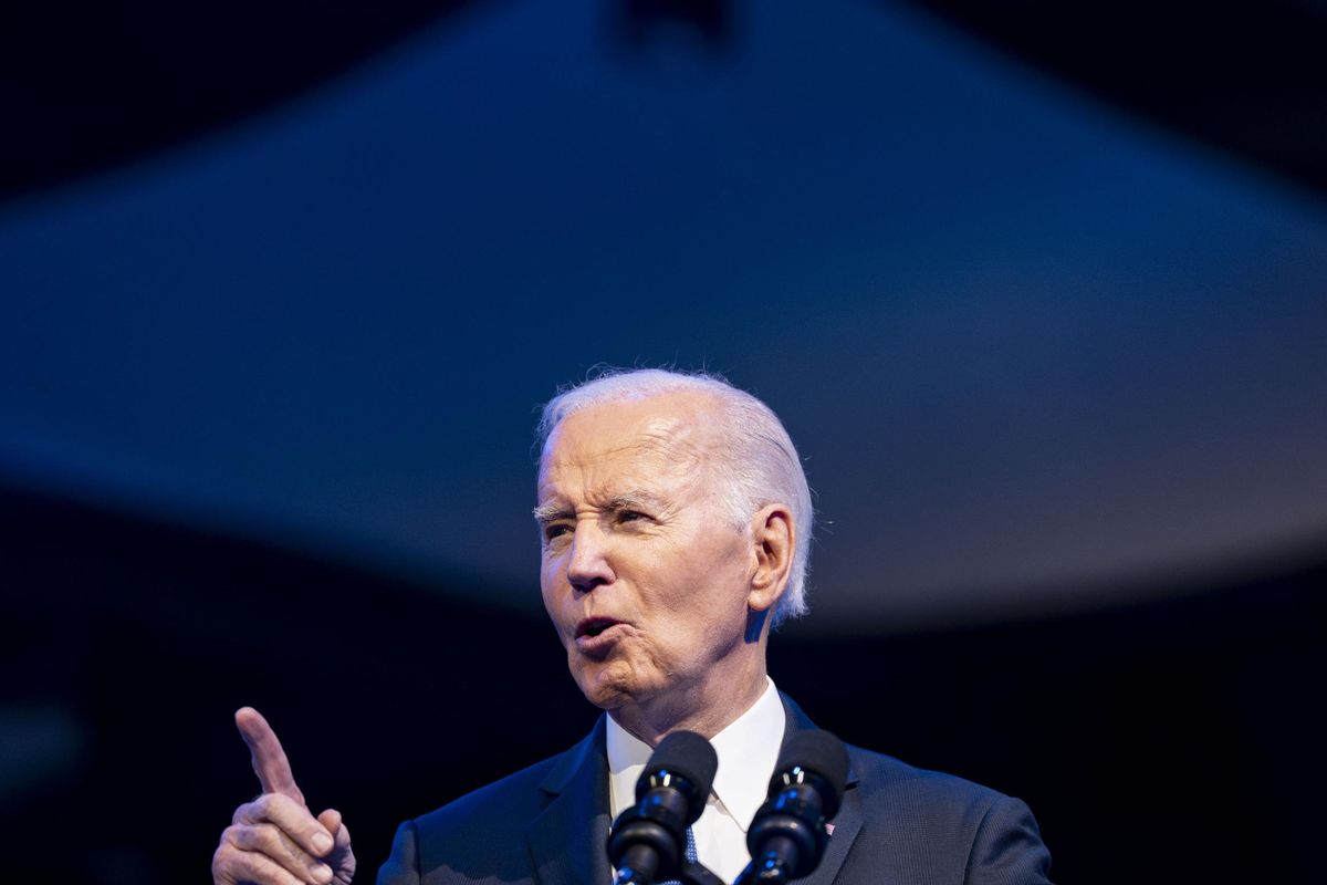 Donald vagheggia un’inchiesta su Biden. Sullo ius soli parte il duello con i giudici