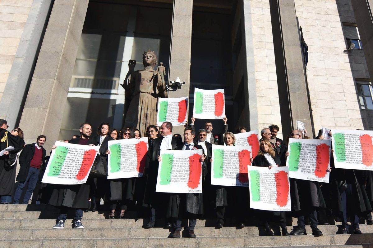 Aule vuote in sfregio al governo. I magistrati ora fanno l’opposizione