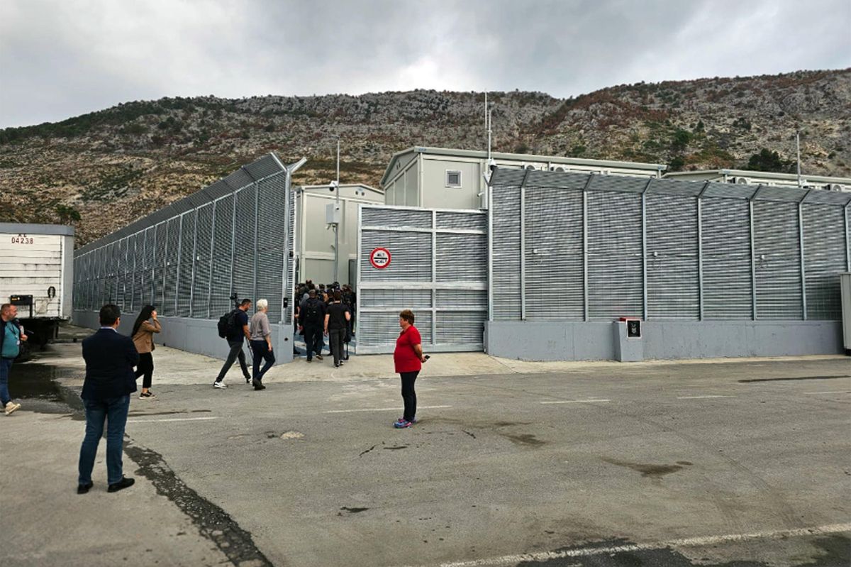 Oggi sbarcano i 49 richiedenti asilo nell’hub in Albania. Giudici permettendo