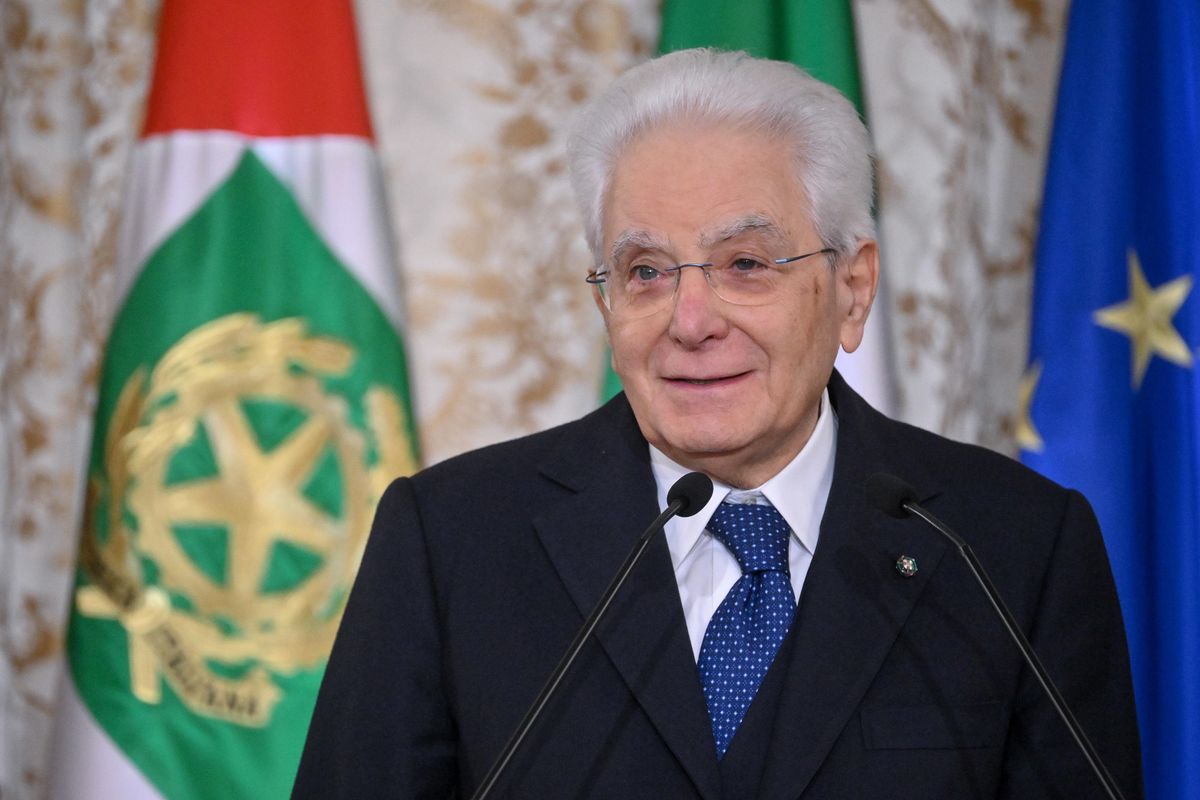 I corazzieri della stampa scivolano sulle colate di bava per Mattarella