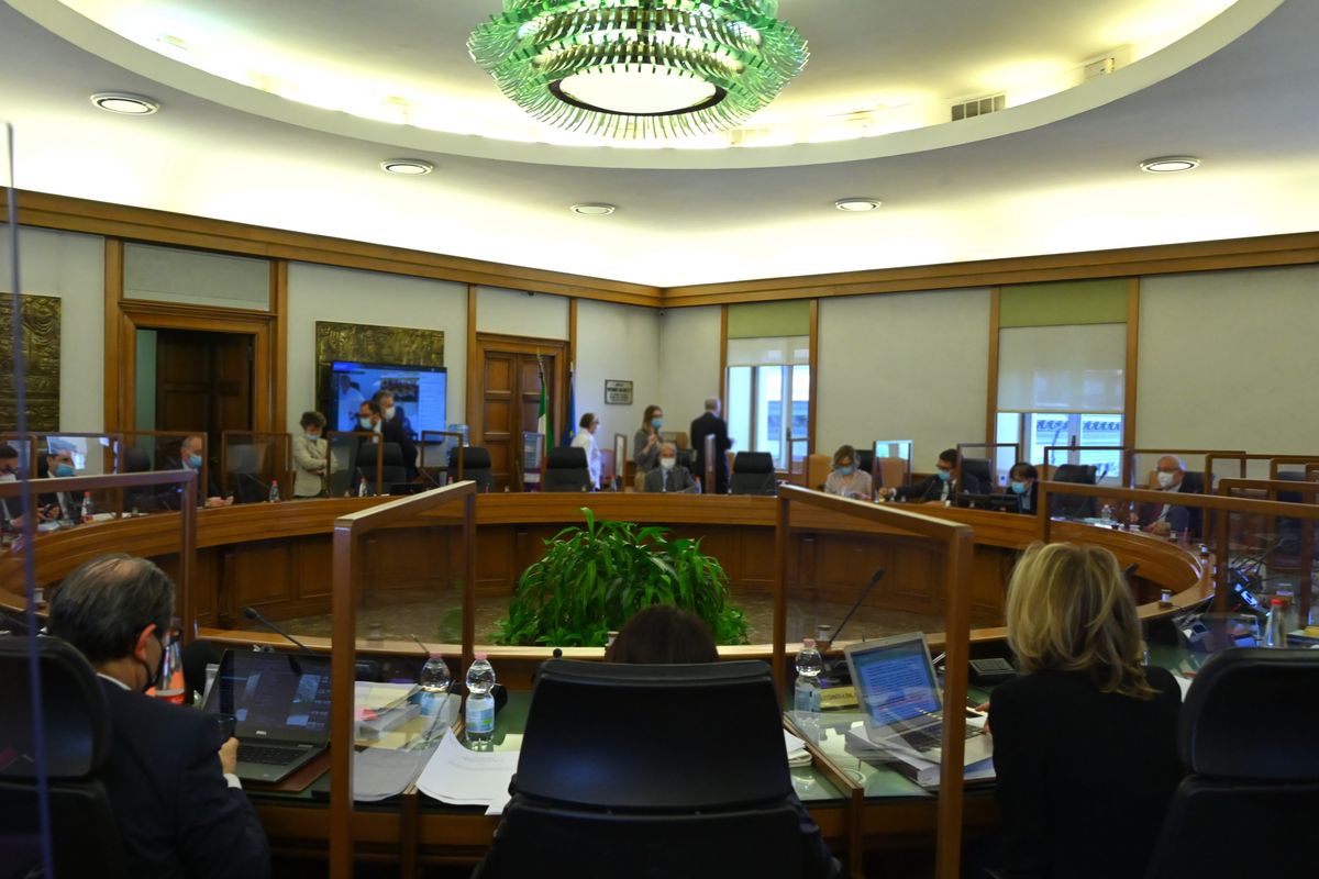 La gente non tifa più per i magistrati. Se sbagliano, paghino anche loro