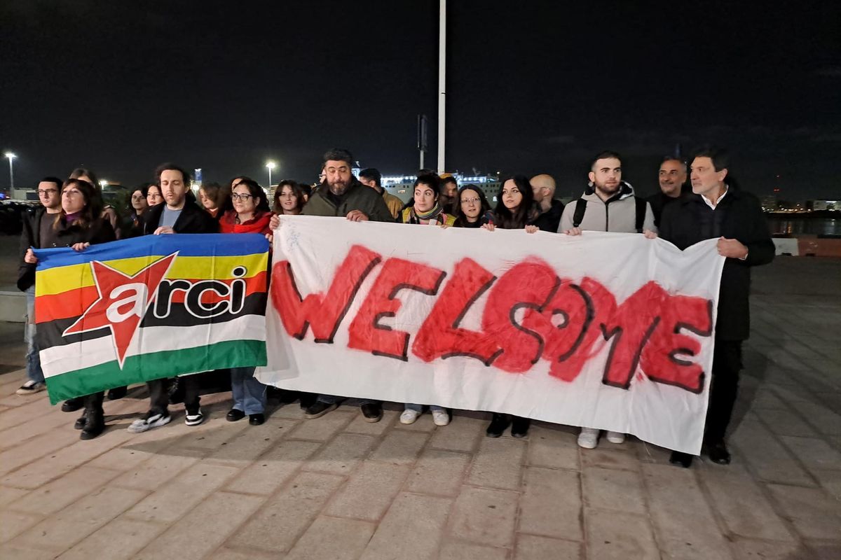 Sbarcati a Bari i 43 extracomunitari che le toghe ci hanno rispedito