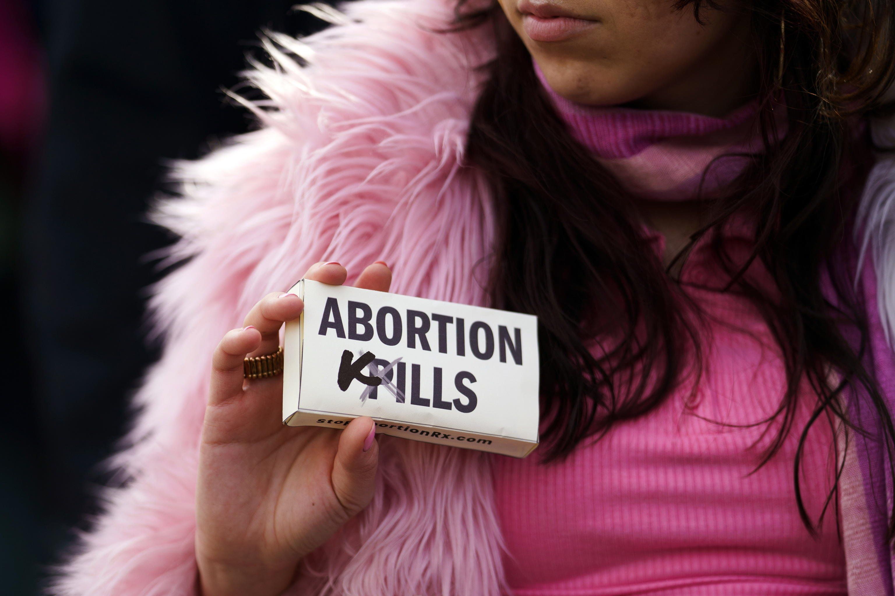 Basta aborto gratis: chi lo vuole, se lo paghi