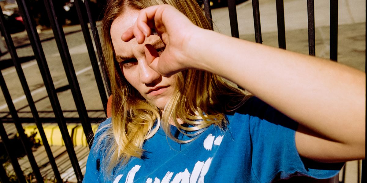Carlie Hanson’s “Covering Faces” New EP “Too Late to Cry
