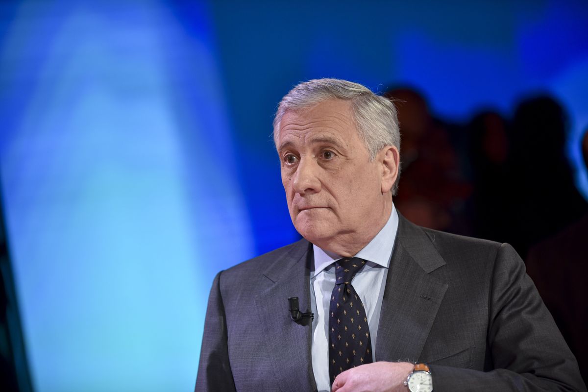 Italia denunciata alla Cpi per Almasri. Tajani: «Bisogna indagare la Corte»