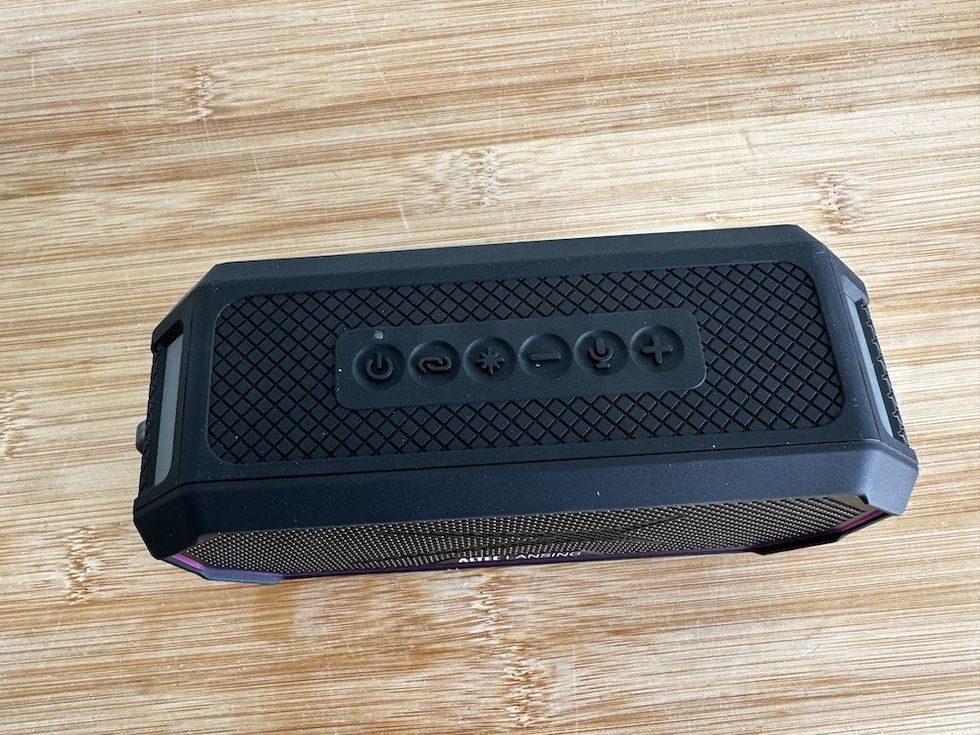 a photo of the top of Altec Lansing HydraJolt 2.0 EVERYTHINGPROOF Wireless Speaker