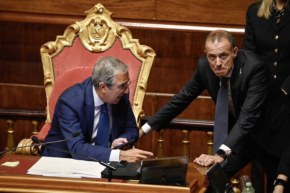 Un ddl per rimettere l’immunità. «Toglierla fu un atto liberticida»