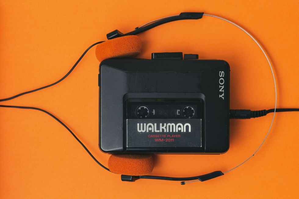 A Gen Zer bought their boyfriend a Walkman for Valentine's Day but realized they had no idea how it works